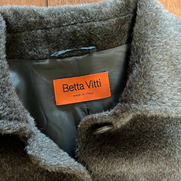 Beautiful vintage fur coat. Made in Italy. - Picture 3 of 6